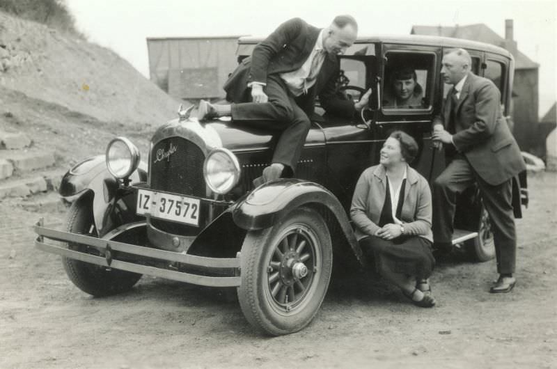 Fabulous Photos of People with their Chrysler Automobiles from the Past Vehicles &; Transportation