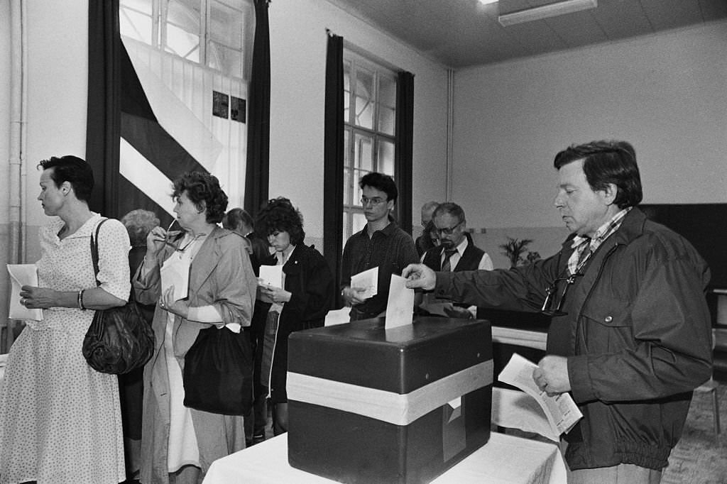 #26 Voting in the parliamentary elections in Prague, 8th June 1990.