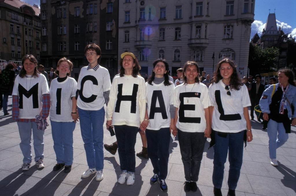 #7 Fans of Michael Jackson in Prague in 1996