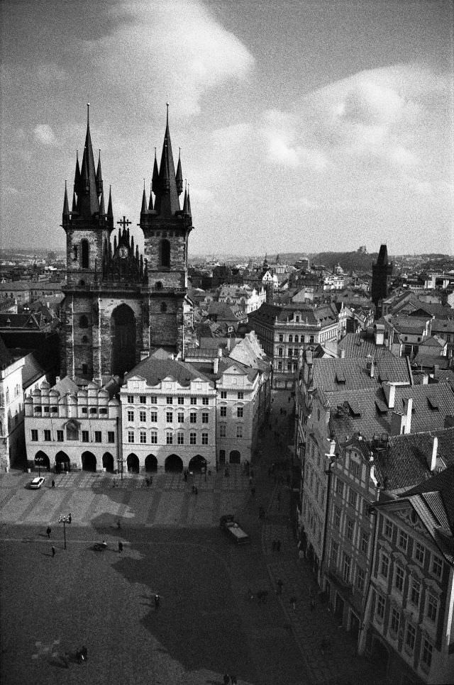 #76 Old Town Square, Prague, 1995