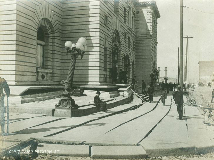 #176 Corner 7th and Mission Street.