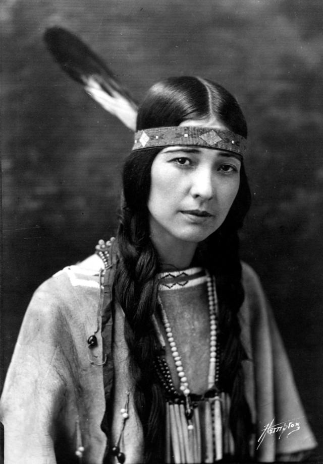 #10 Life Story and Beautiful Photos of Te Ata Thompson Fisher, Indigenous American Actress #10 Celebrities