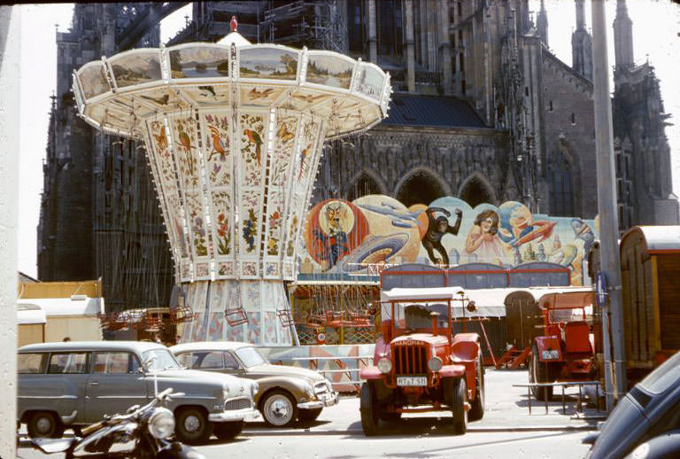 #42 A carnival set up in front of the Minster in Ulm, 1960s