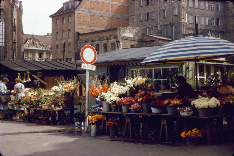 #61 Market by the Marienkapelle, Würzburg, 1960s
