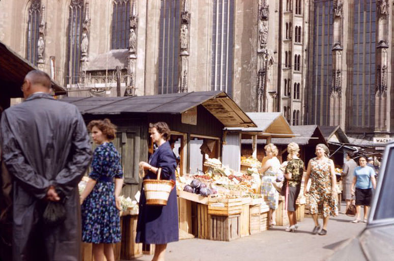 #62 Market by the Marienkapelle, Würzburg, 1960s