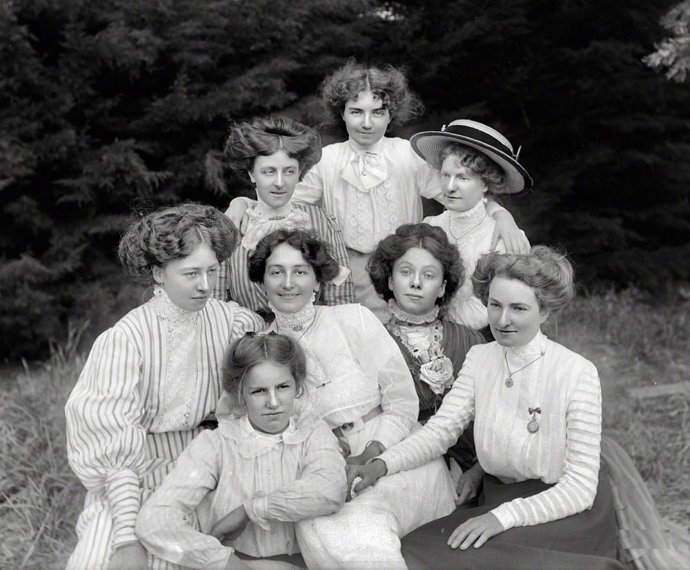 #50 Group of unidentified young women outdoors, Christchurch district, New Zealand circa 1905