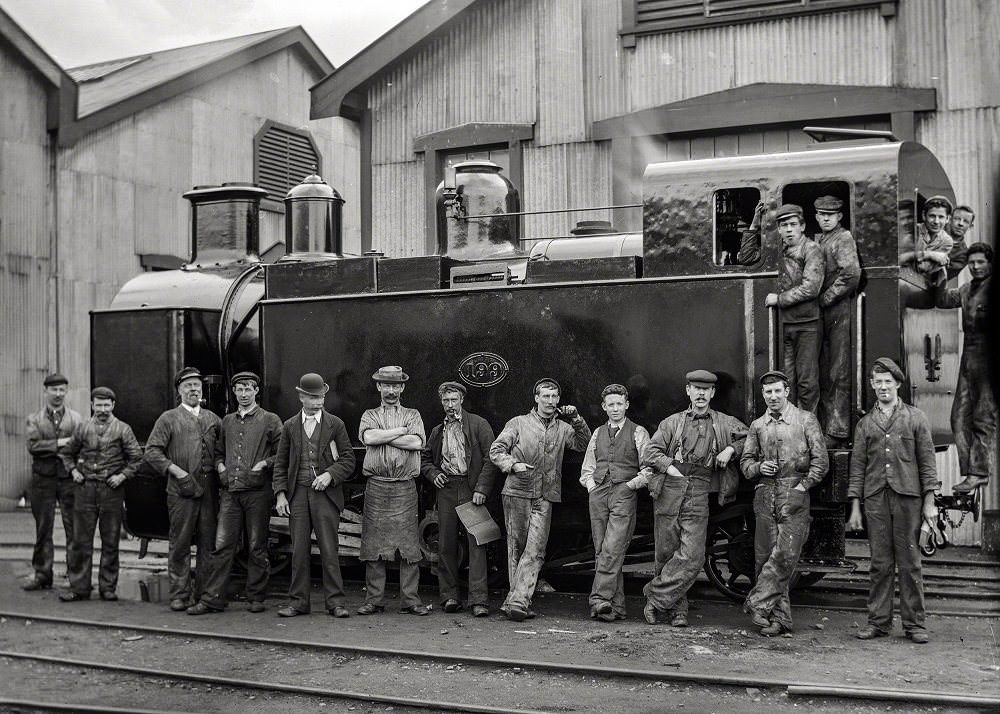#7 One of more than 2,000 train-related glass negatives, now in the collections of the Alexander Turnbull Library, taken by New Zealand Railways, 1949