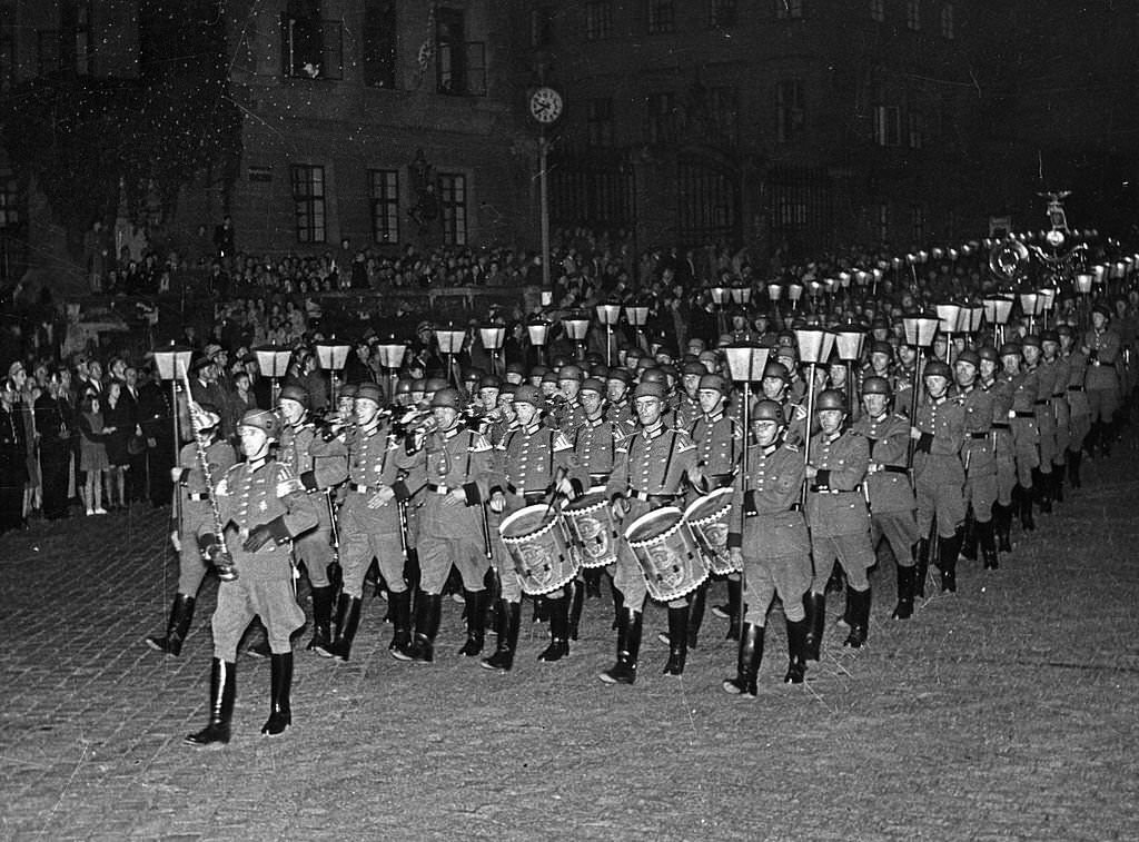 #41 The German occupation of Bohemia and Moravia. The German army marching into Prague Castle on March 15, 1939