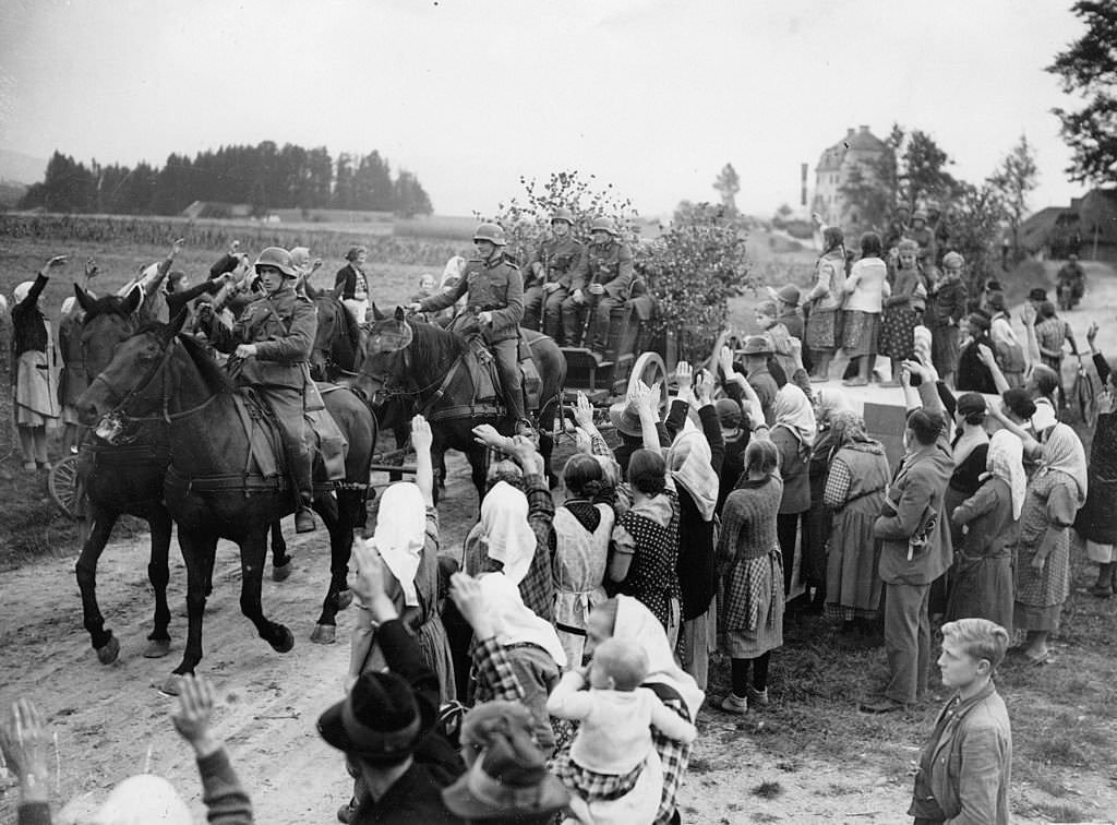 #93 German soldiers on their arrival in Waldhaeusl in the so-called Sudetenland, 1938