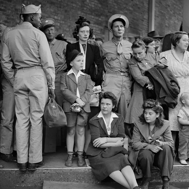 #25 Passengers wait for a bus at the Memphis terminal.
