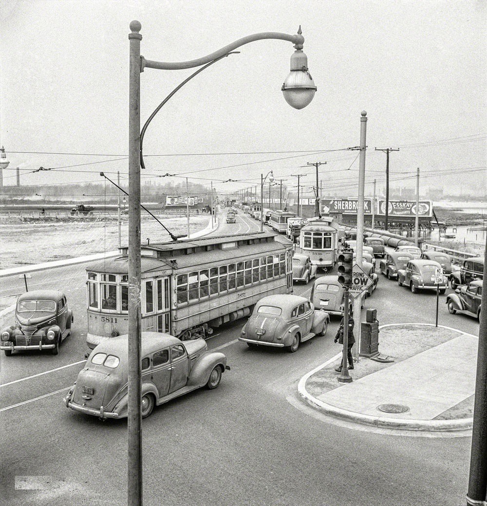 #62 Traffic jam on the road from the Bethlehem Fairfield shipyard to Baltimore, April 1943