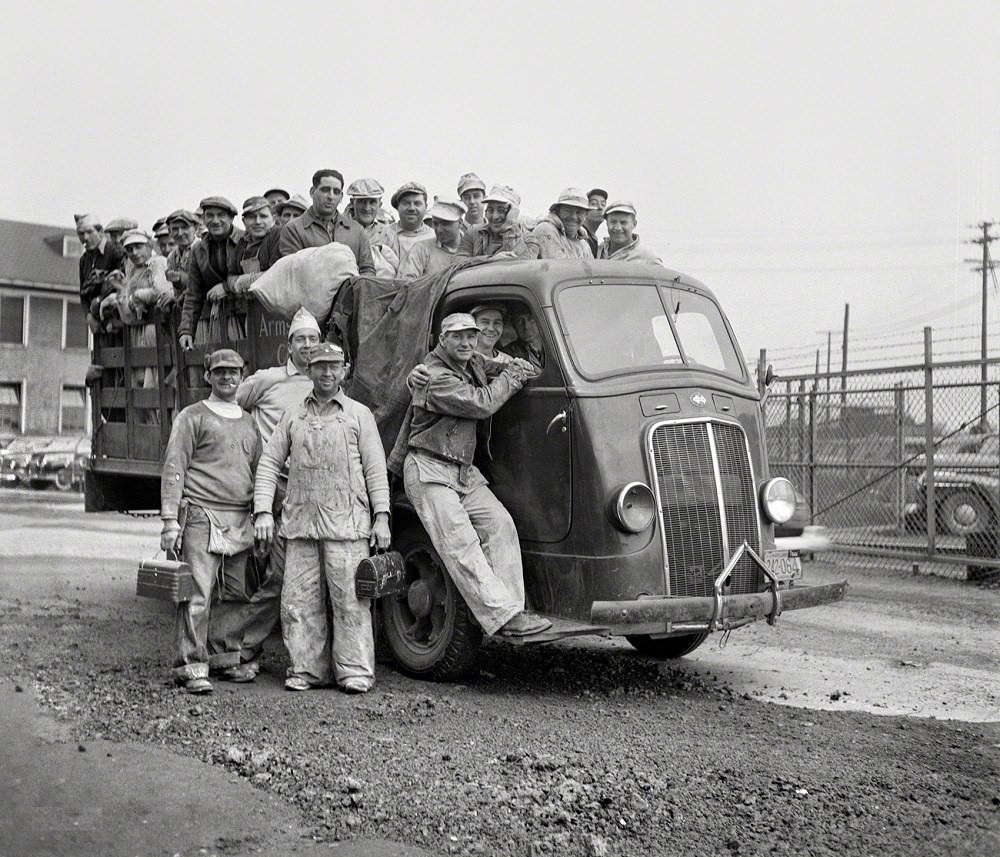 #69 Ship painters loaded on a truck at Bethlehem Fairfield Shipyard, Baltimore, May 1943