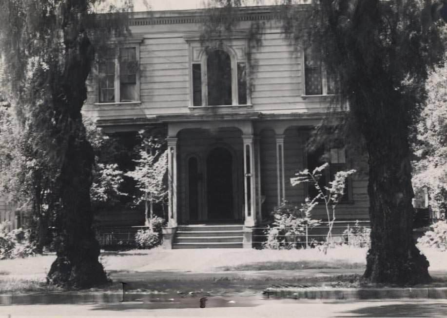 #118 Dr. Benjamin Cory House, 435 South Second Street, 1947