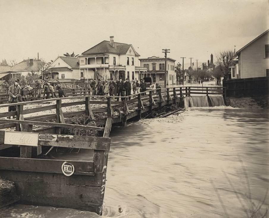#131 Auzerias Street Bridge, 1911