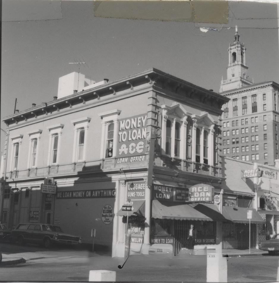 #140 Sixty-five Post Street was the saloon of P. H. Sullivan in 1905.