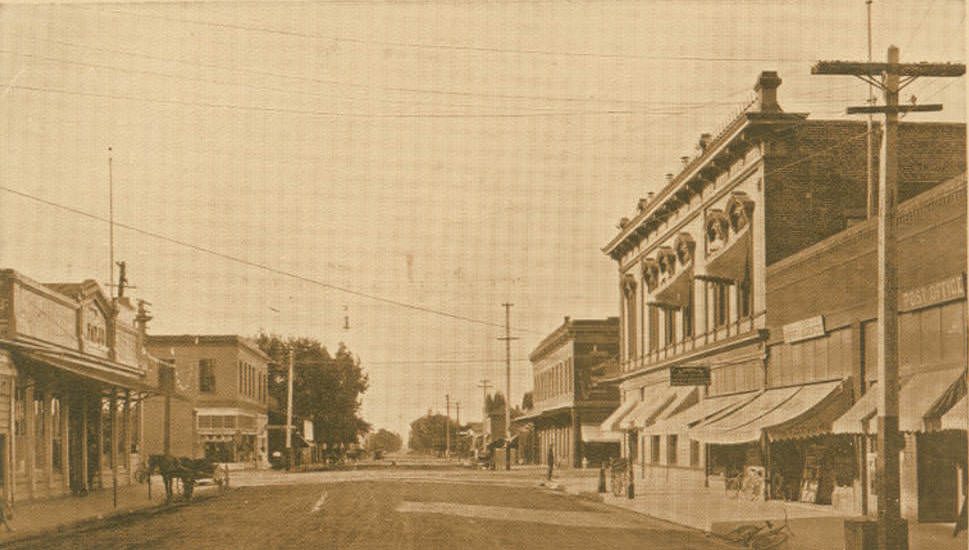 #237 Postcard of Main Street, Santa Clara,1900