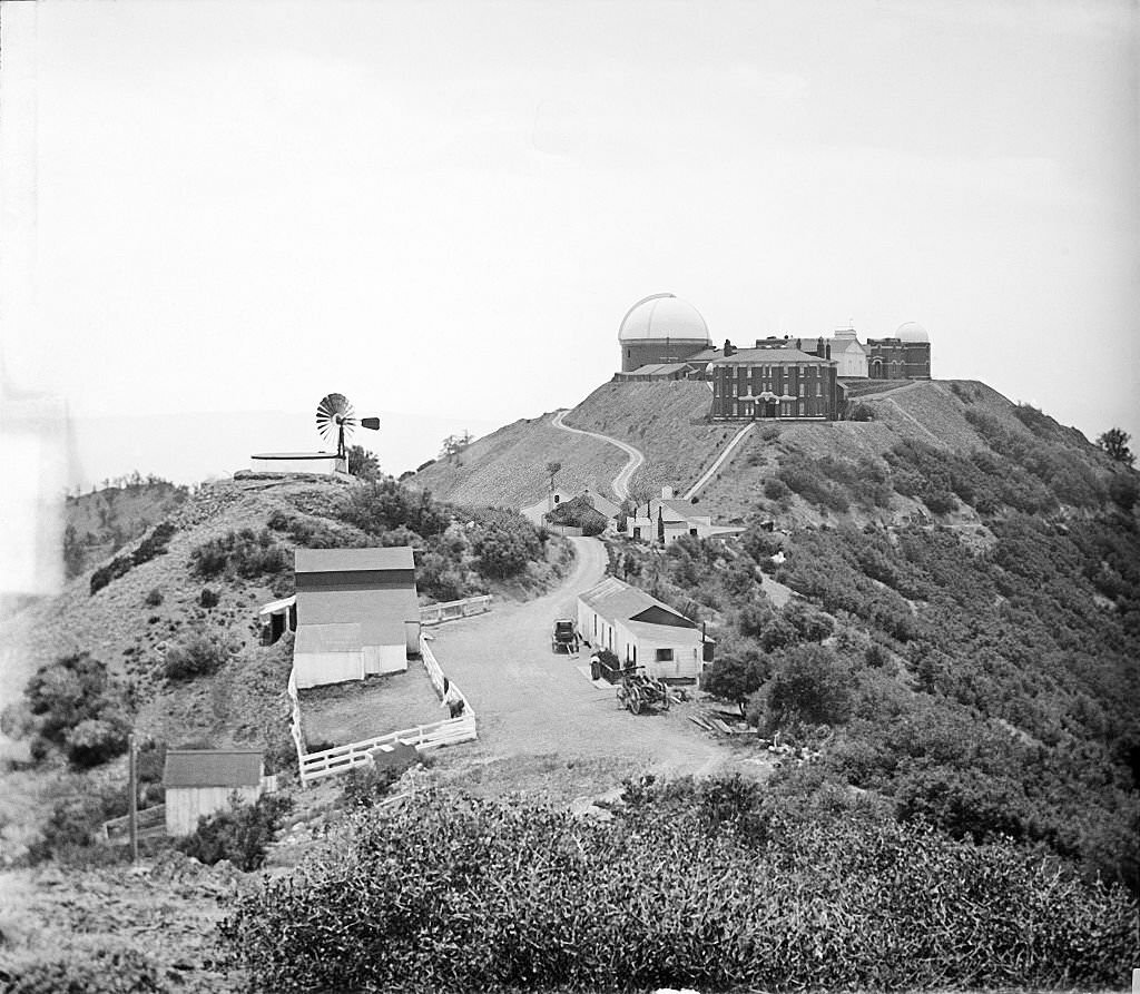 #134 Lick Observatory in California, 1930