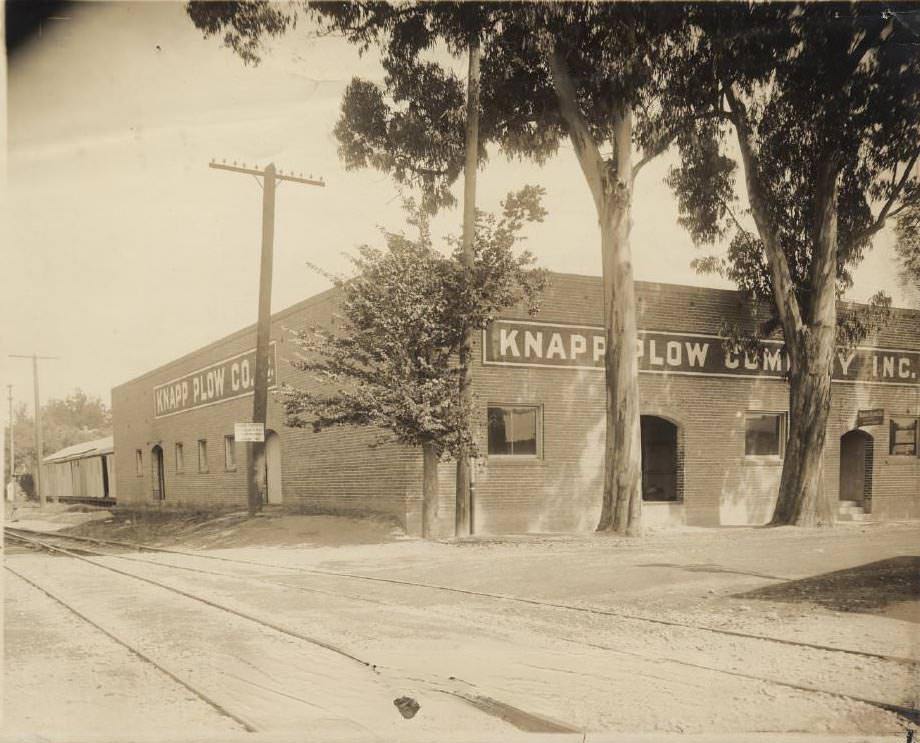 #32 Knapp Plow Company offices located in downtown San Jose, 1900s