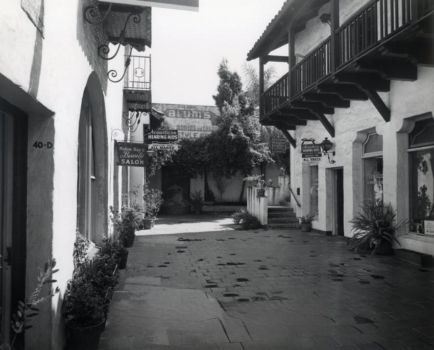 #40 Fountain Alley businesses,1959