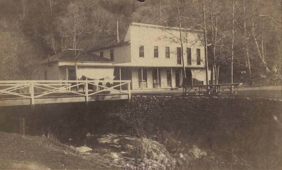 #32 Alum Park Hotel, 1880