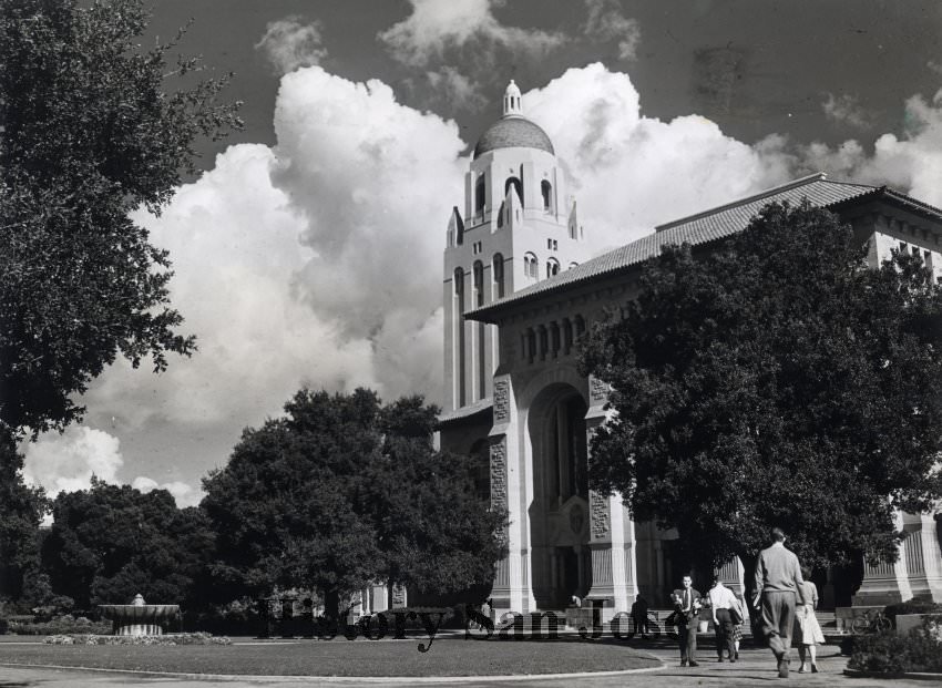 #113 University Library and Hoover Library, 1943