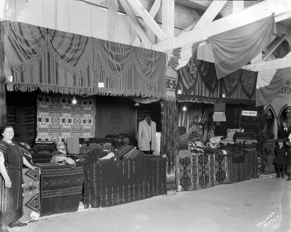 #25 W.W. Fair Pendleton Wool Booth, 1923