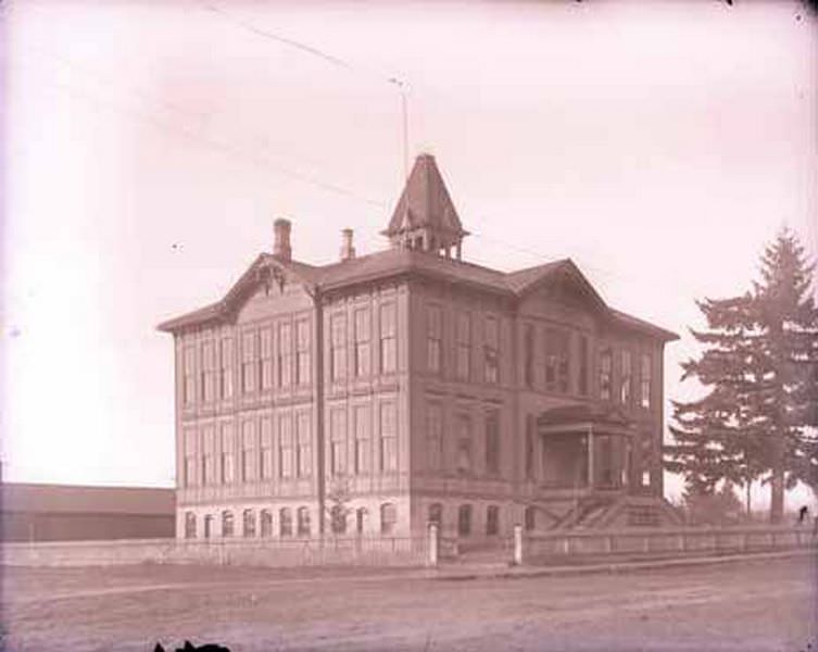 #25 Central School located on West 13th and Franklin Street, 1890s