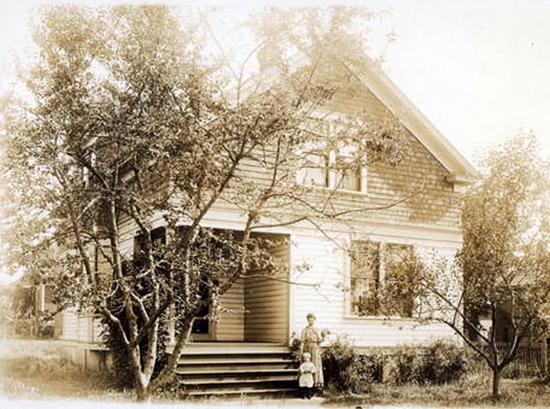 #28 Hannah Jewett Home, 1900s