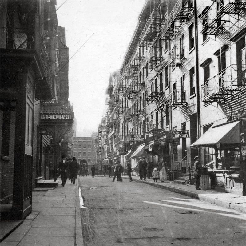 #73 Pell Street in Chinatown. The Chinese Delmonico is visible back right, New York, 1914