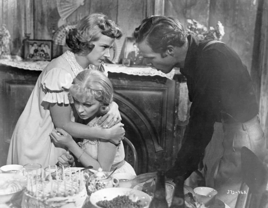 Marlon Brando and Vivien Leigh in a scene from ‘A Streetcar Named Desire’, 1951.