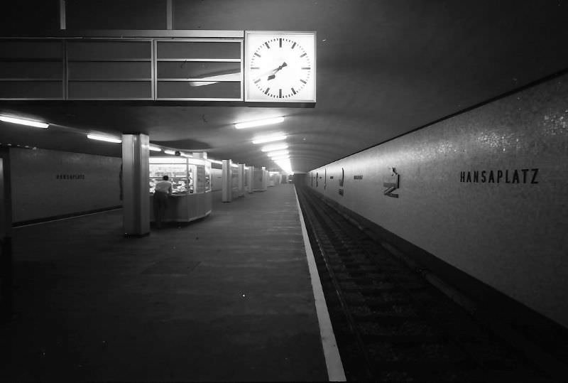 #15 Hansaplatz underground station.