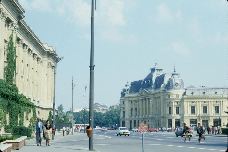 #42 Bucharest street scenes, 1979
