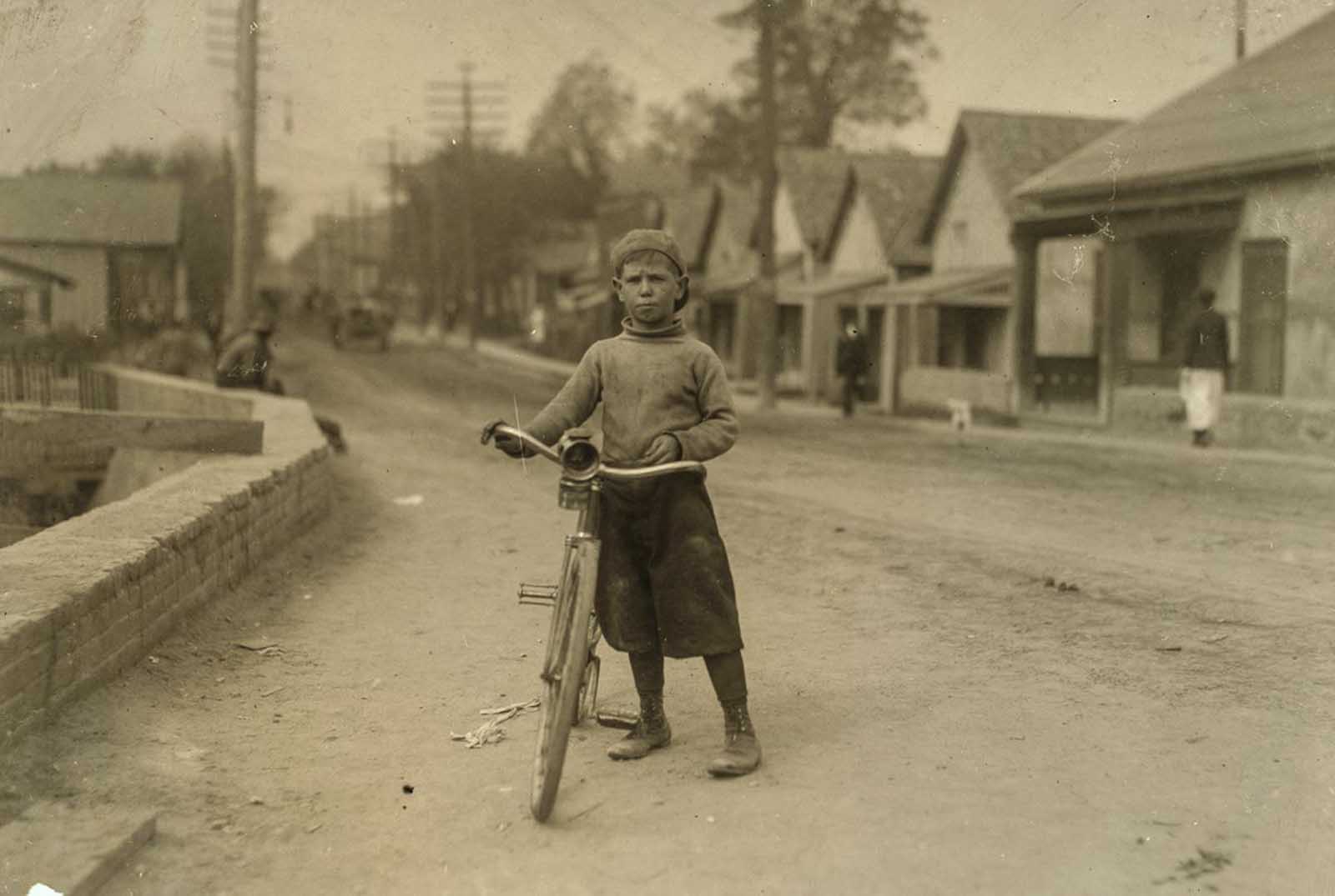 #31 Isaac Boyett, The twelve year old proprietor, manager and messenger of the Club Messenger Service, Waco, Texas.