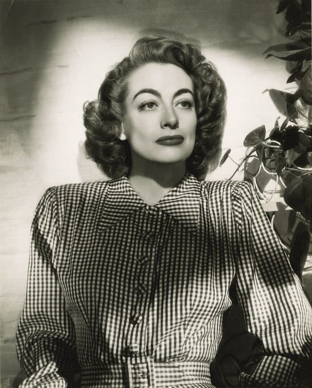 #9 Joan Crawford by Bert Six from ‘Humoresque’, 1946