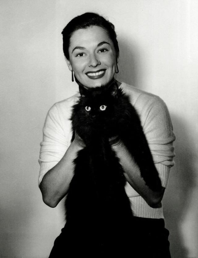 #22 Ruth Roman by Bert Six, 1949