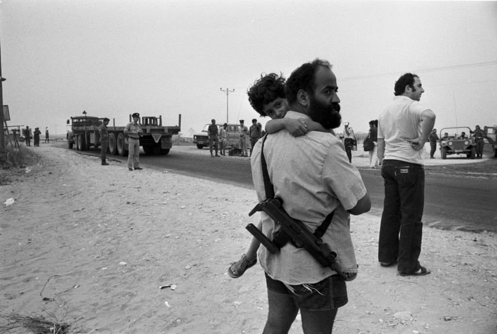 #30 Evacuation and destruction of the Israeli settlement of Yamit following the application of the Israeli-Egyptian peace treaty, 1982