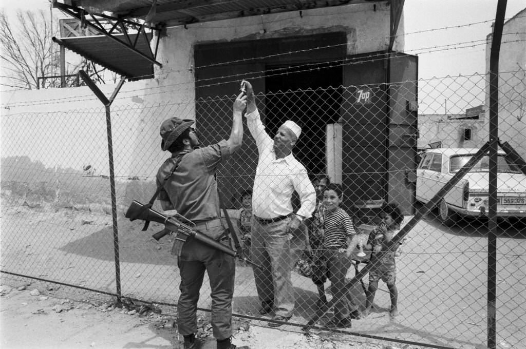#31 The Israeli army evacuates the settlement of Yamit in 1982