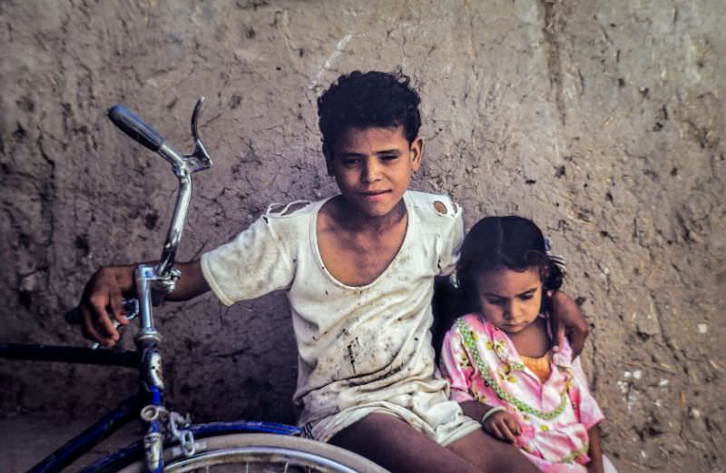 #74 Affection, Aswan, August 1981