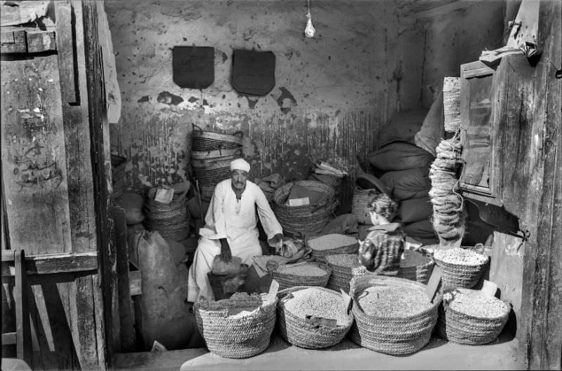#89 Pulses merchant, Aswan, August 1981