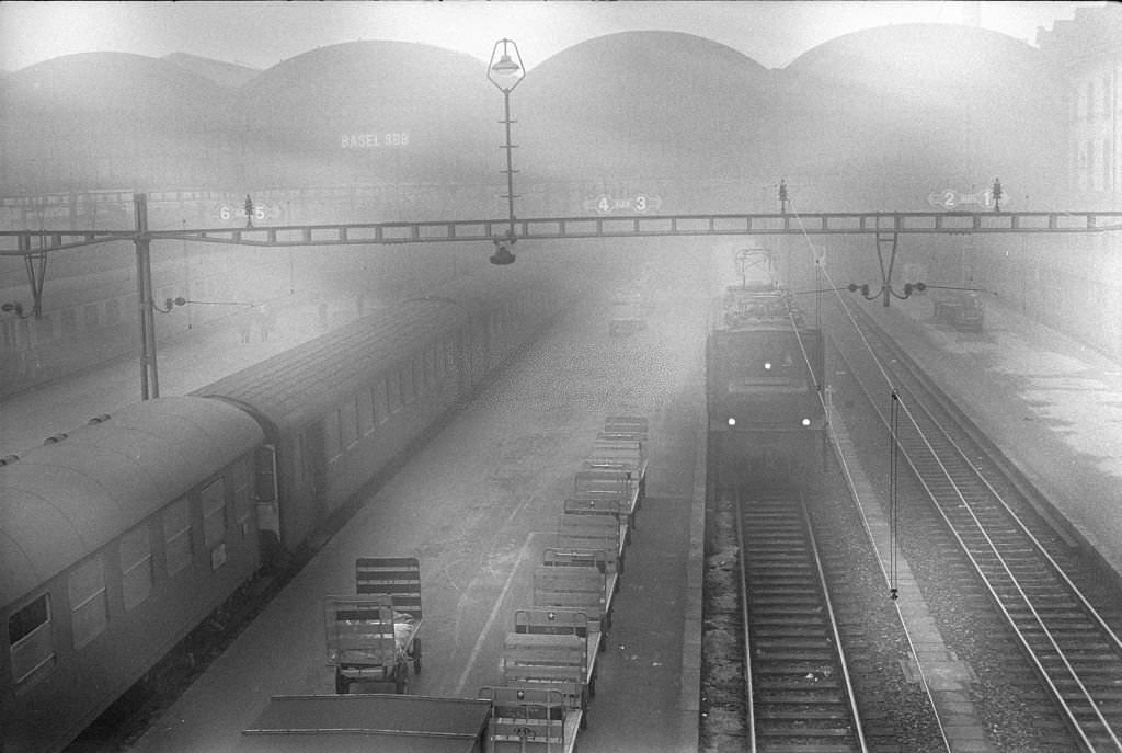 #22 Bahnhof Basel im Nebel, Januar 1970
