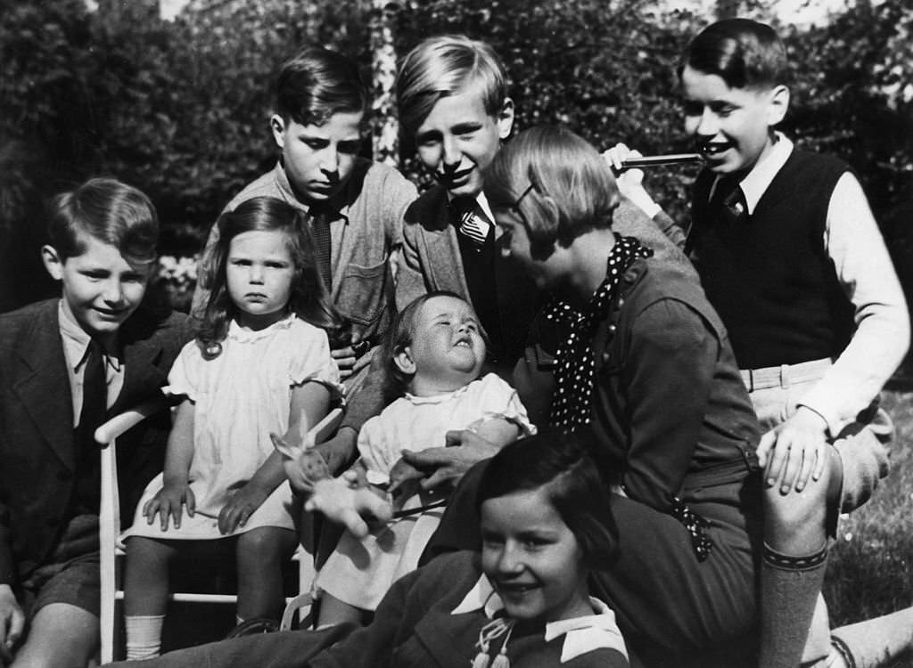 #16 Joseph Goebbels stepson Harald Quandt (middle), die, Daughters Helga and Hilde (in white dresses, from left) with playmates, 1935