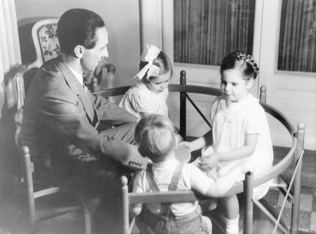 #8 Joseph Goebbels playing with the children Hilde,, Hellmut and Helga (from left), 1938