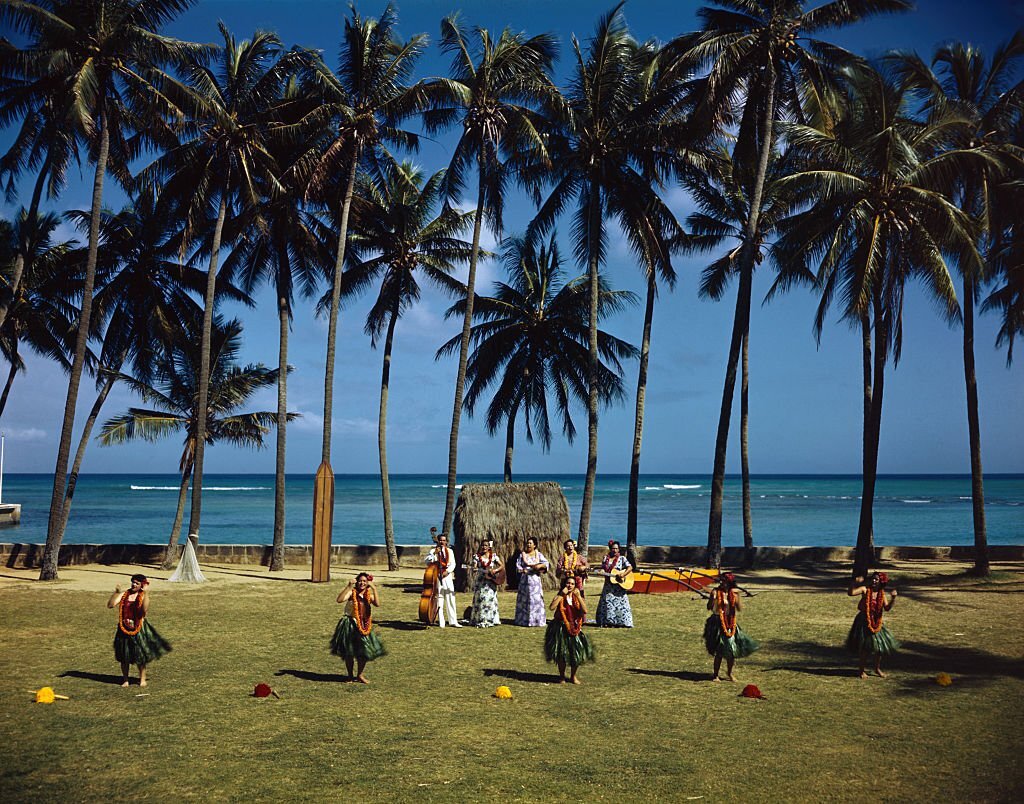 #142 Hawaiians Dancing at Beach Area