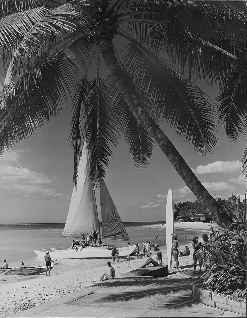 #21 Outrigger Waikiki on the Beach, a bar and hotel on Waikiki Beach, Honolulu, Hawaii, 1950s