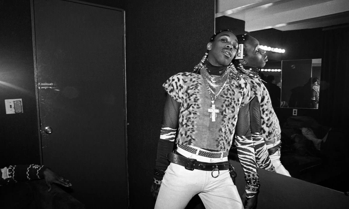 #8 Scorpio of the Furious Five backstage.