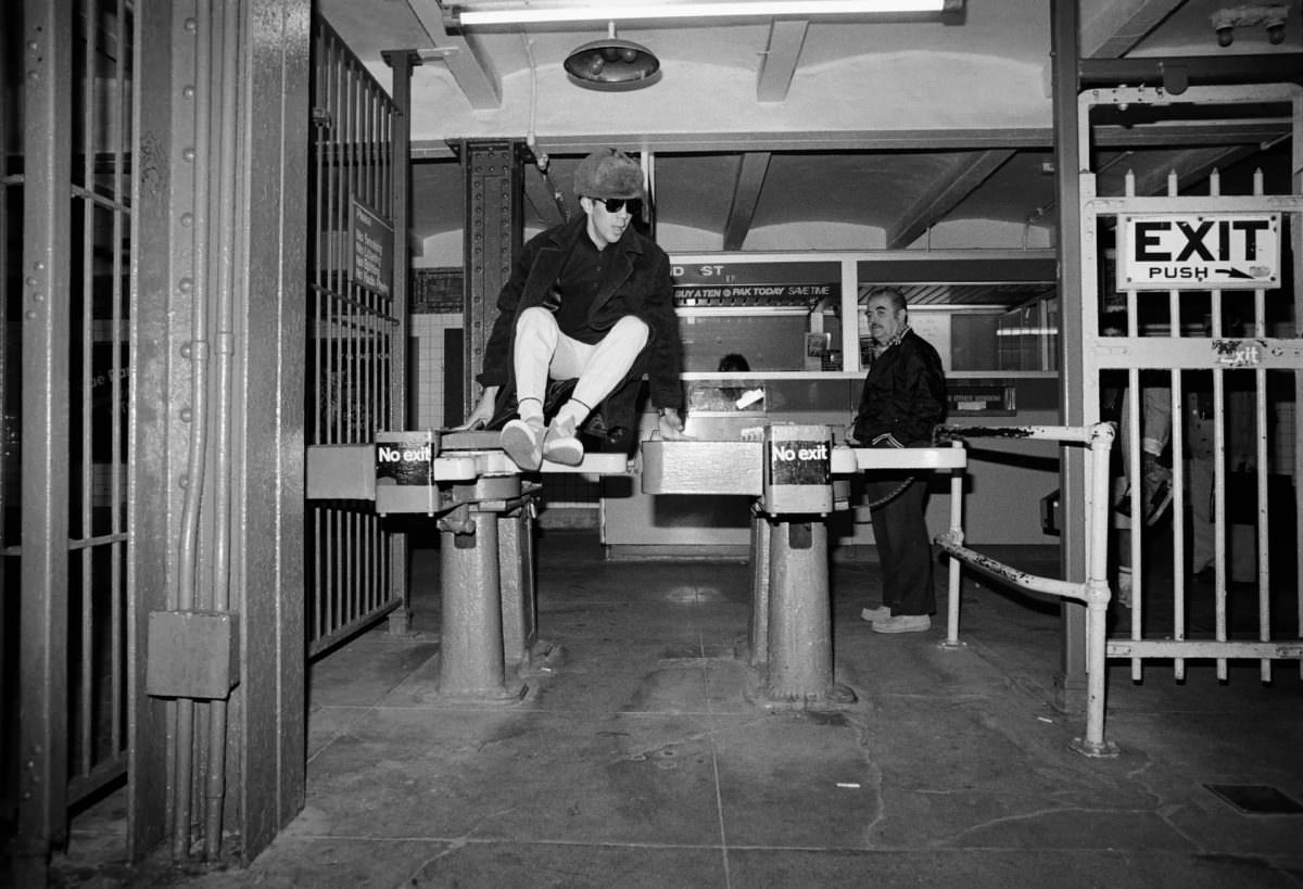 #11 Futura takes the Subway