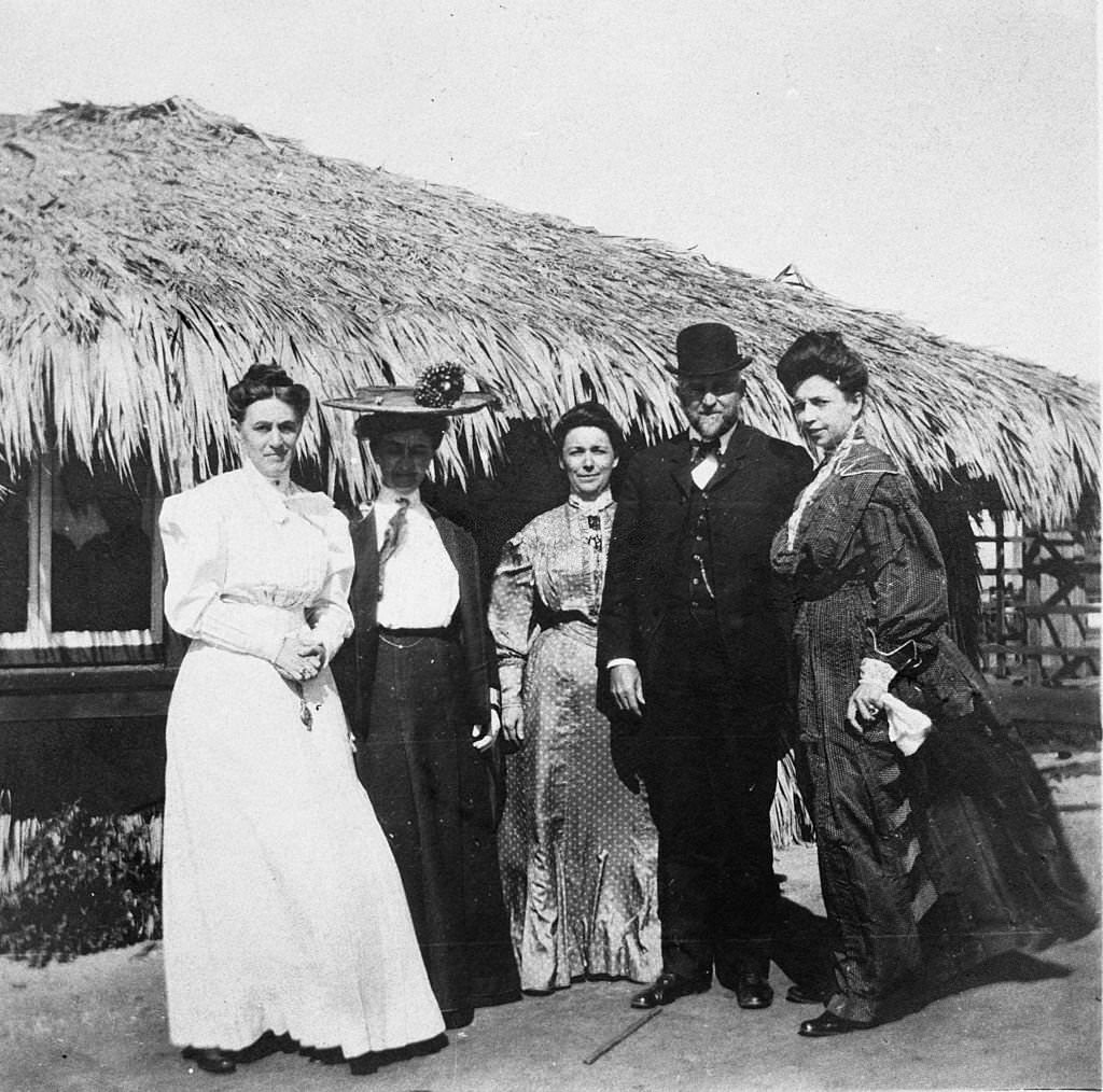 #32 Victorian tourists, Kingston, Jamaica, 1890s