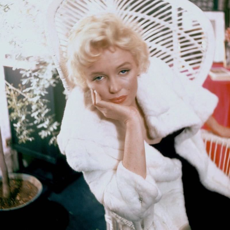 Gorgeous Portraits of Marilyn Monroe taken by Cecil Beaton in 1956 Celebrities