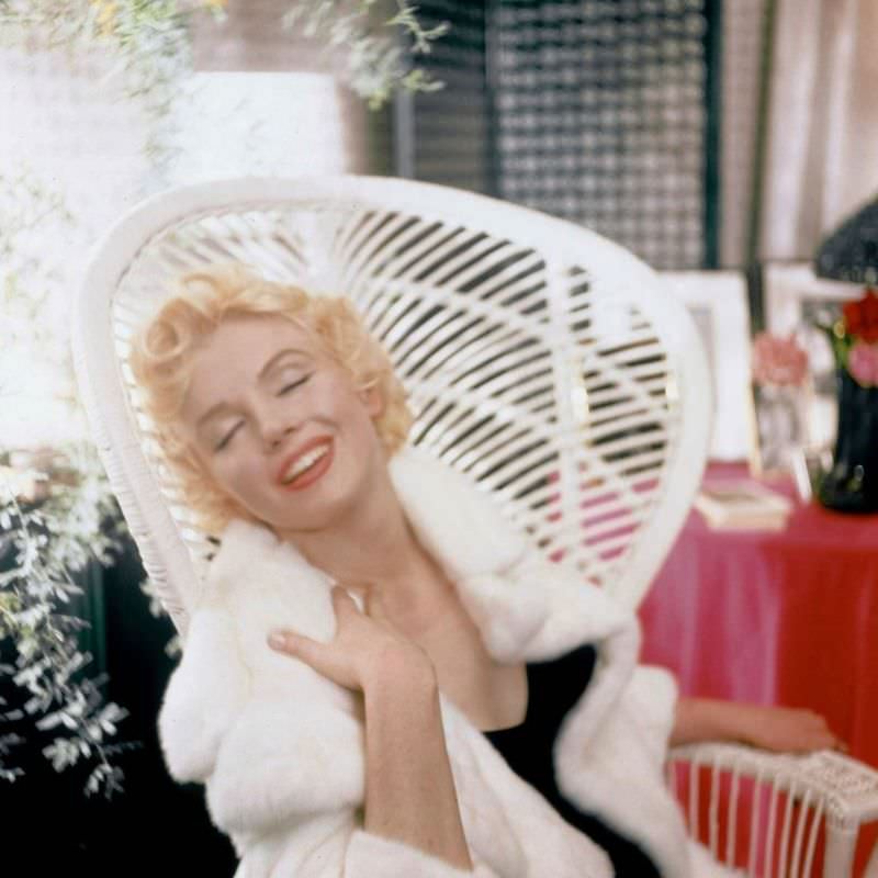 Gorgeous Portraits of Marilyn Monroe taken by Cecil Beaton in 1956 Celebrities