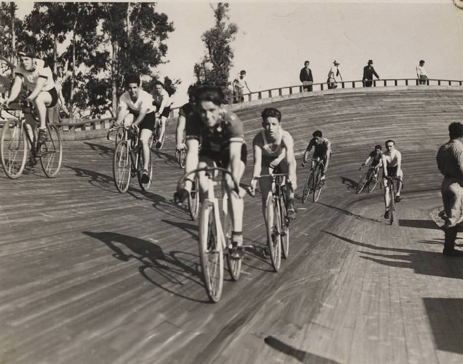 #45 Race of the Cyclists, 1925
